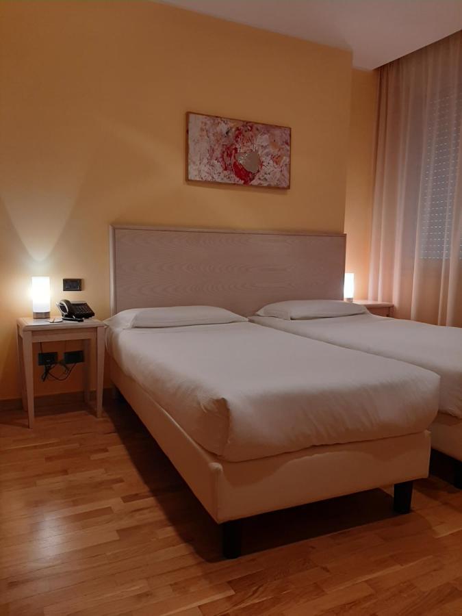Hotel Chiaraluna Civitanova Marche Exterior foto
