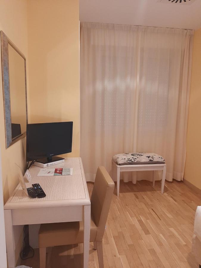 Hotel Chiaraluna Civitanova Marche Exterior foto