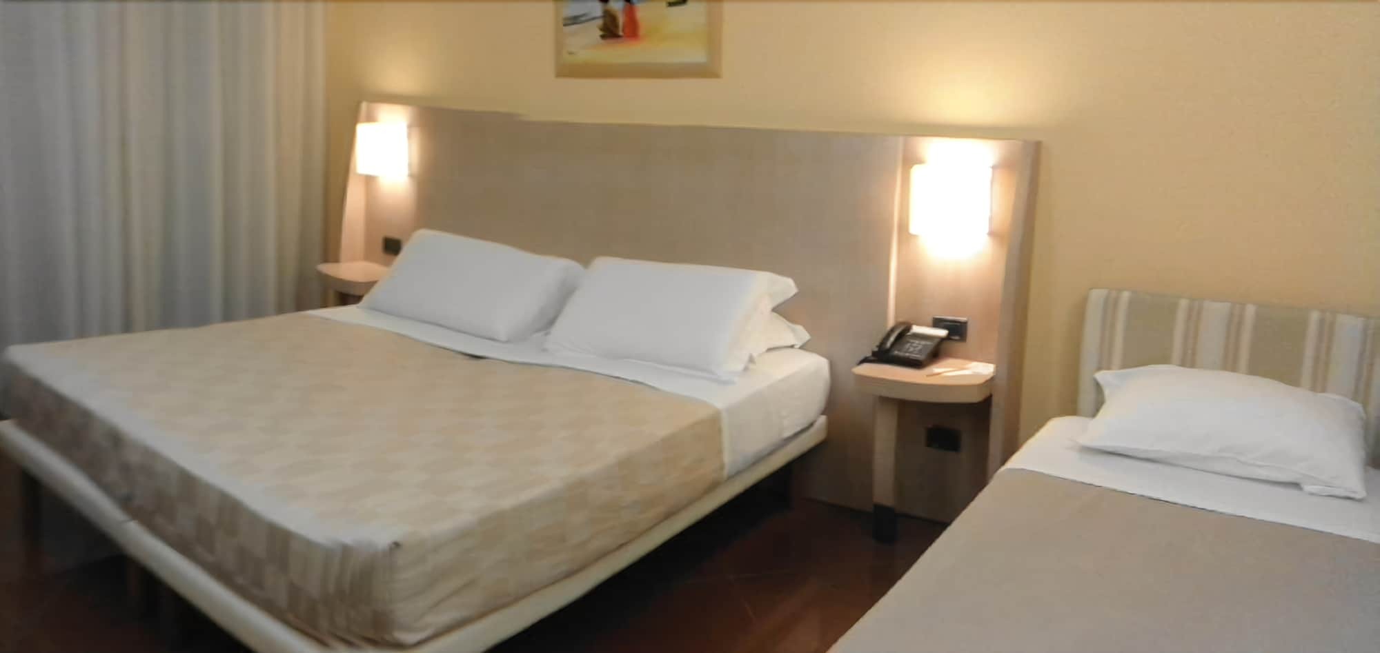 Hotel Chiaraluna Civitanova Marche Exterior foto